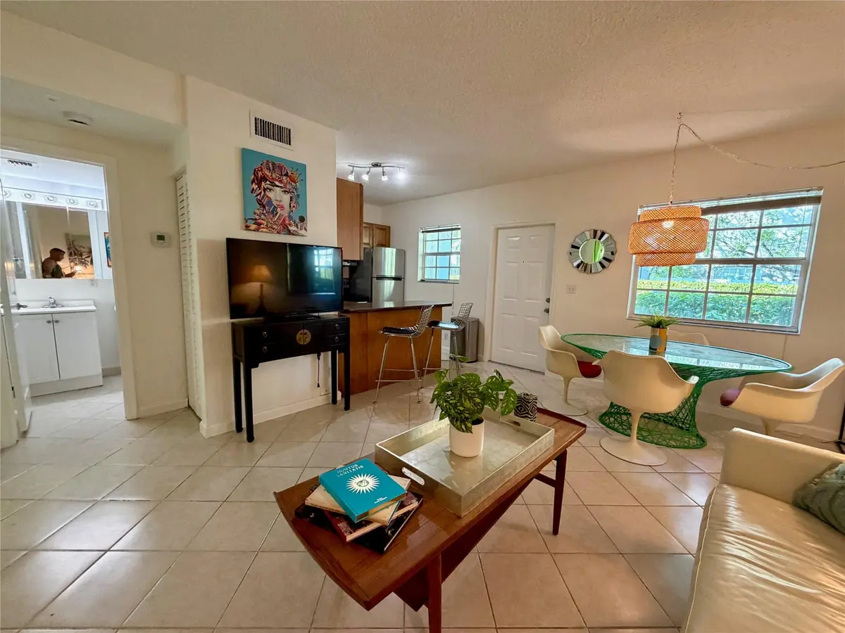 Photo 3 at 2660 NE 8th Avenue 307, Wilton Manors
