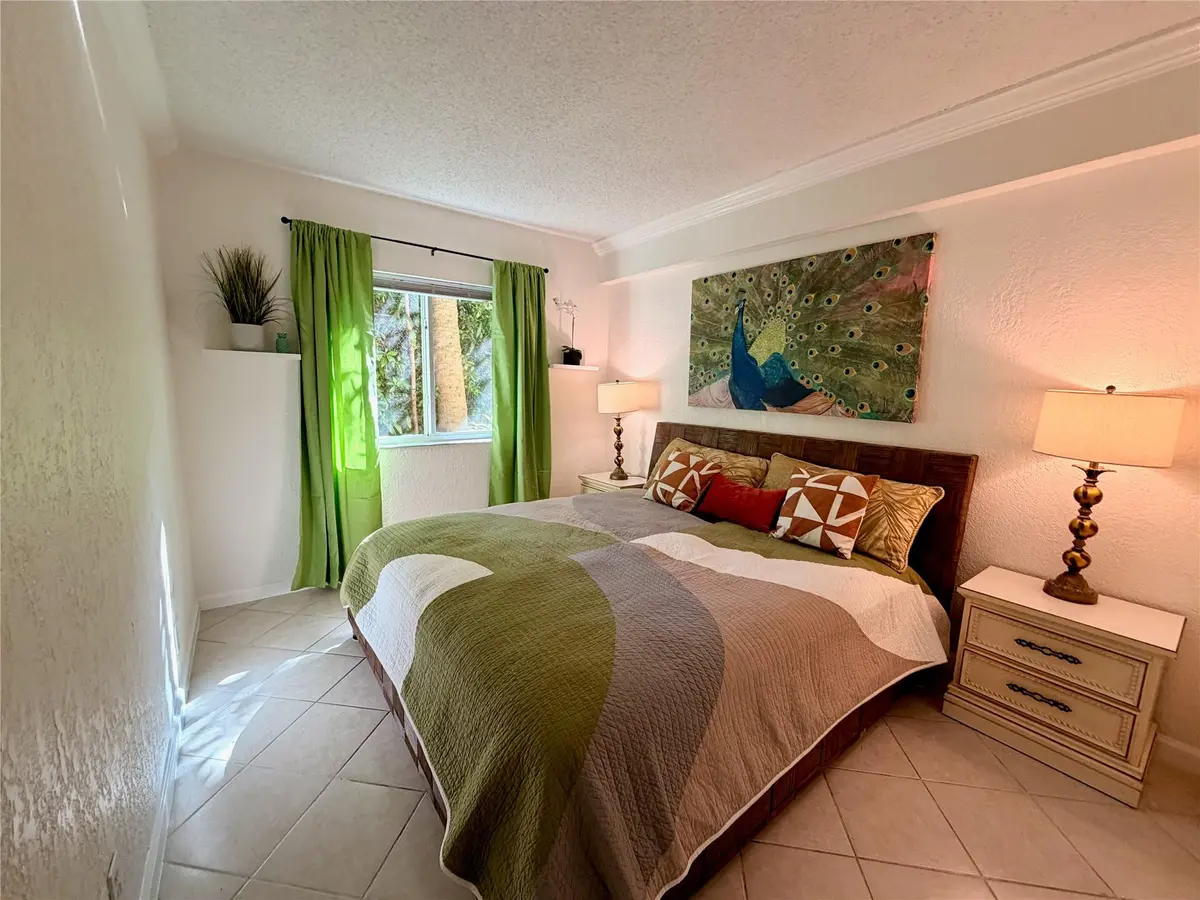 Photo 8 at 2660 NE 8th Avenue 307, Wilton Manors