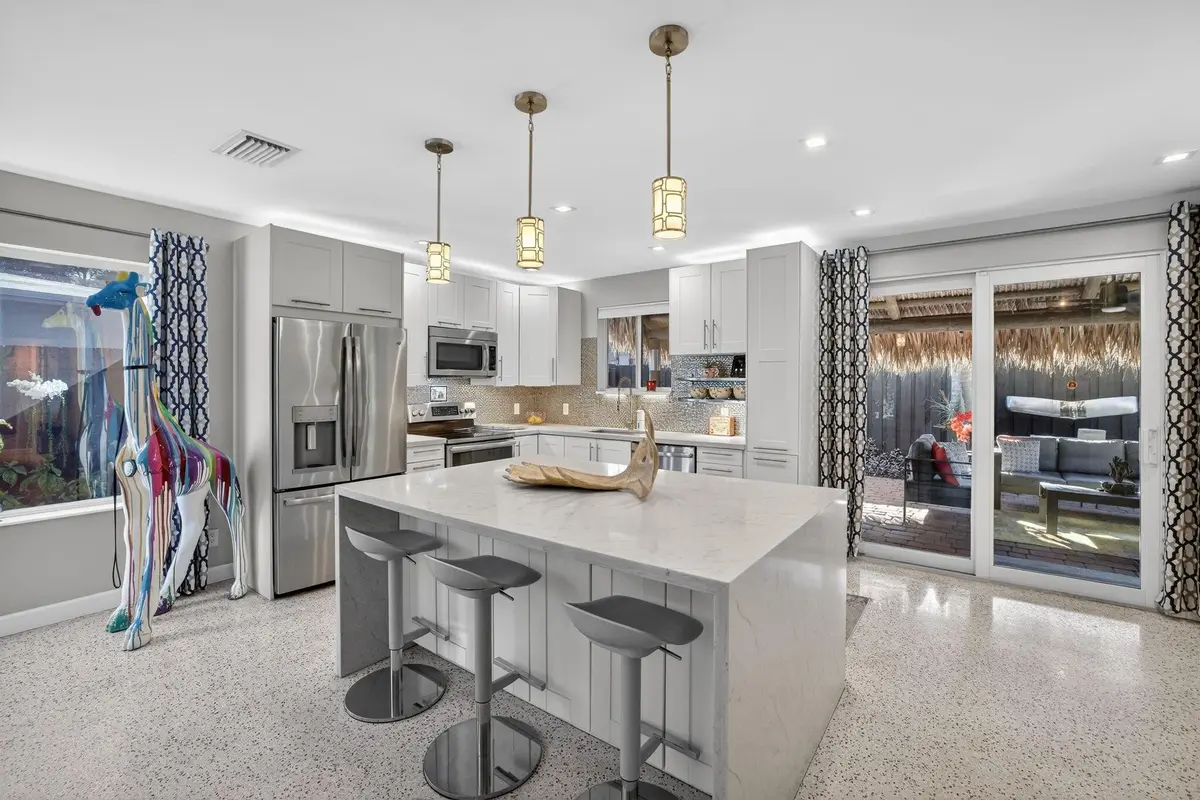 Photo 5 at 1510 NE 39th Street, Oakland Park