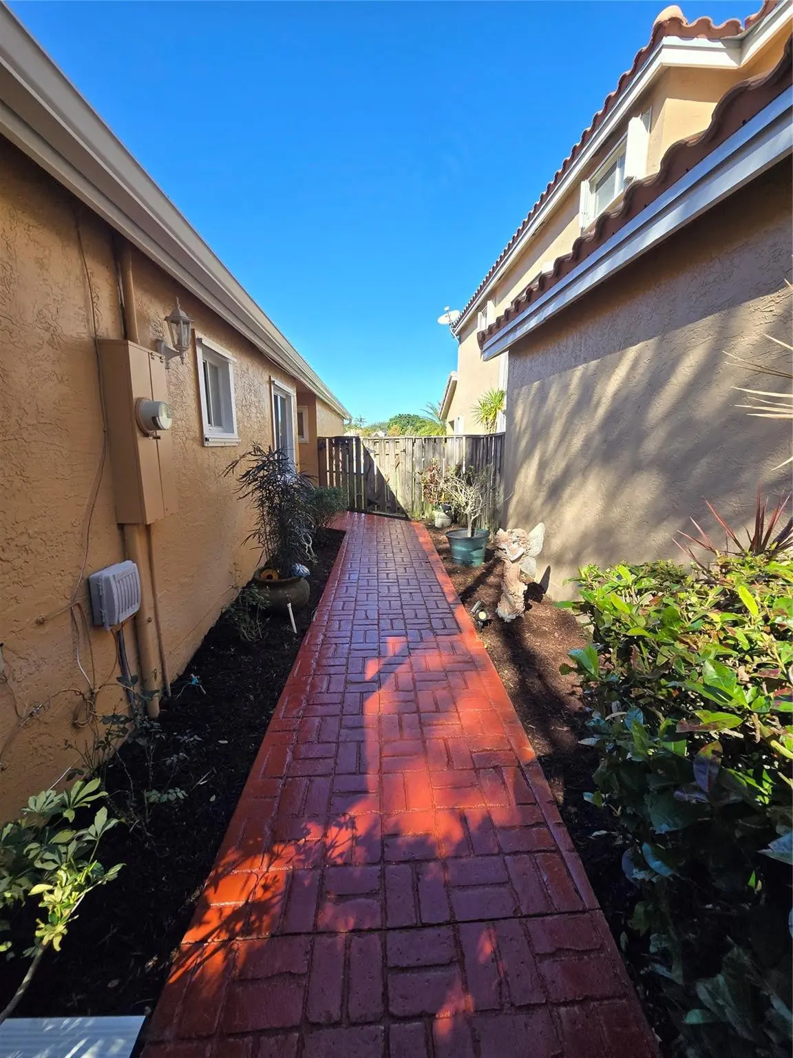 Photo 5 at 10061 NW 2nd Street, Plantation