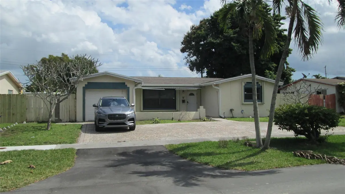 Photo 1 at 3948 NW 39 Avenue, Lauderdale Lakes