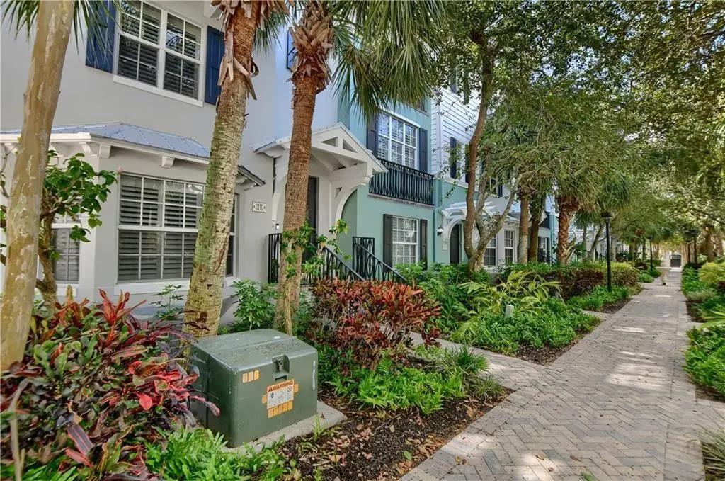 Photo 2 at 306 E Mallory Circle, Delray Beach