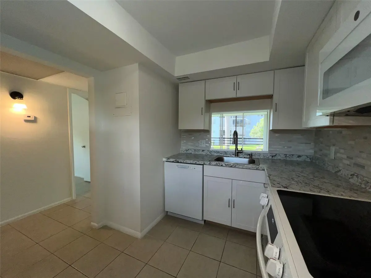 Photo 2 at 117 Royal Park Drive 2a, Oakland Park