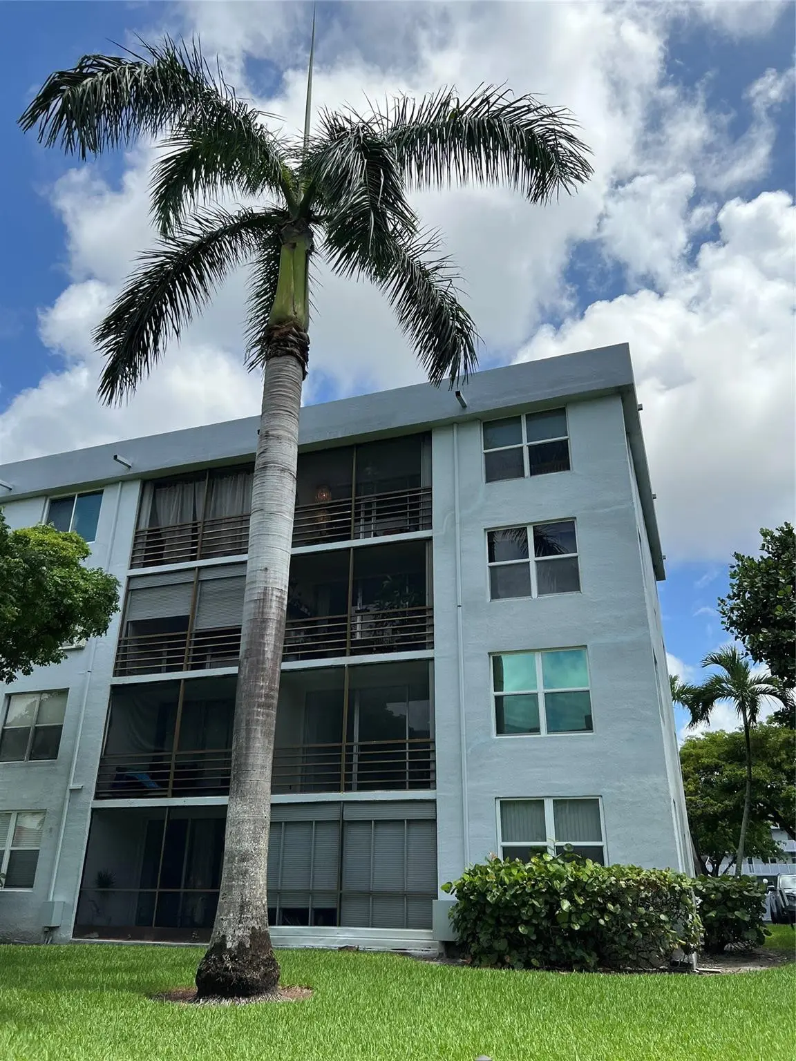 Photo 5 at 117 Royal Park Drive 2a, Oakland Park