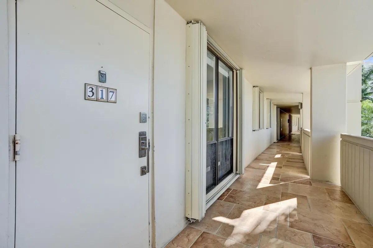 Photo 4 at 132 Lakeshore Drive 317, North Palm Beach