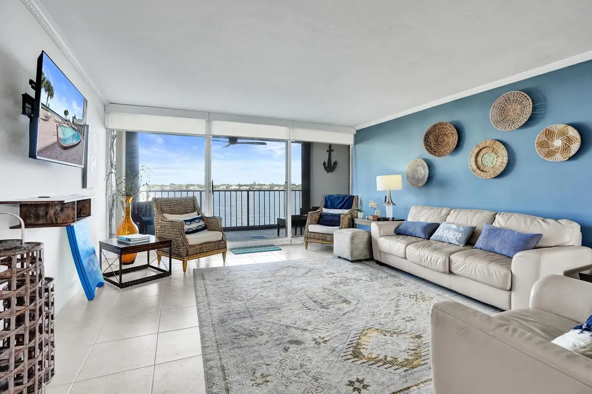 Photo 2 at 132 Lakeshore Drive 317, North Palm Beach