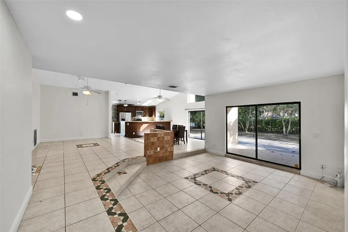Photo 9 at 11136 NW 1st Place, Coral Springs