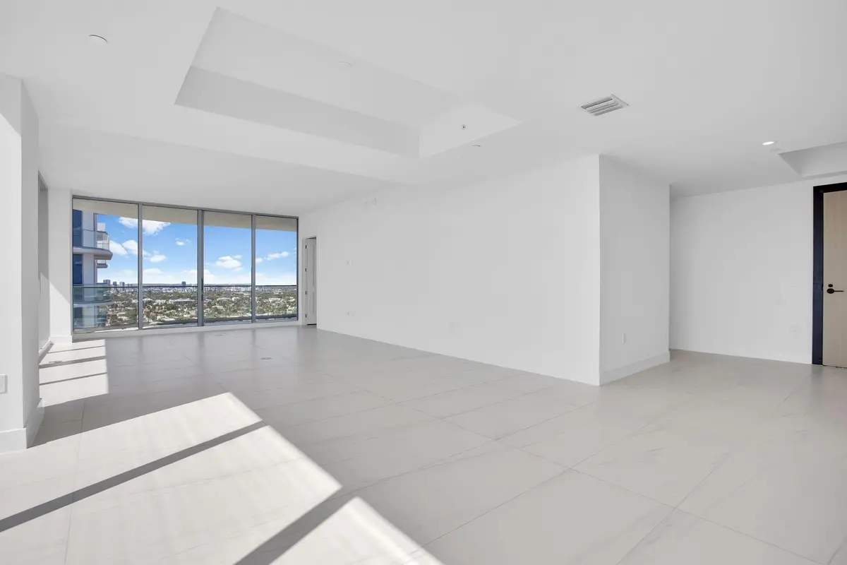 Living and dining area at 151 N Seabreeze Boulevard E-2502, Fort Lauderdale