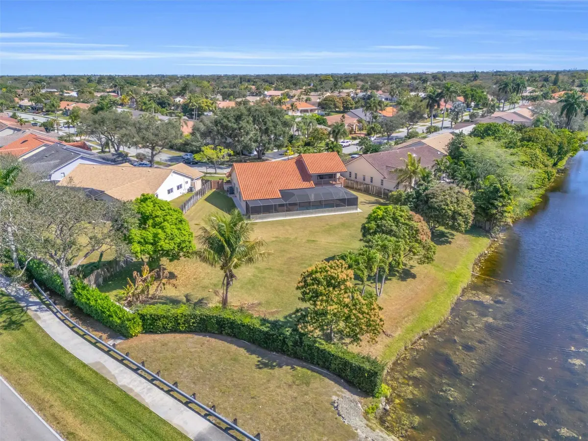 Photo 4 at 10170 NW 10th Street, Plantation