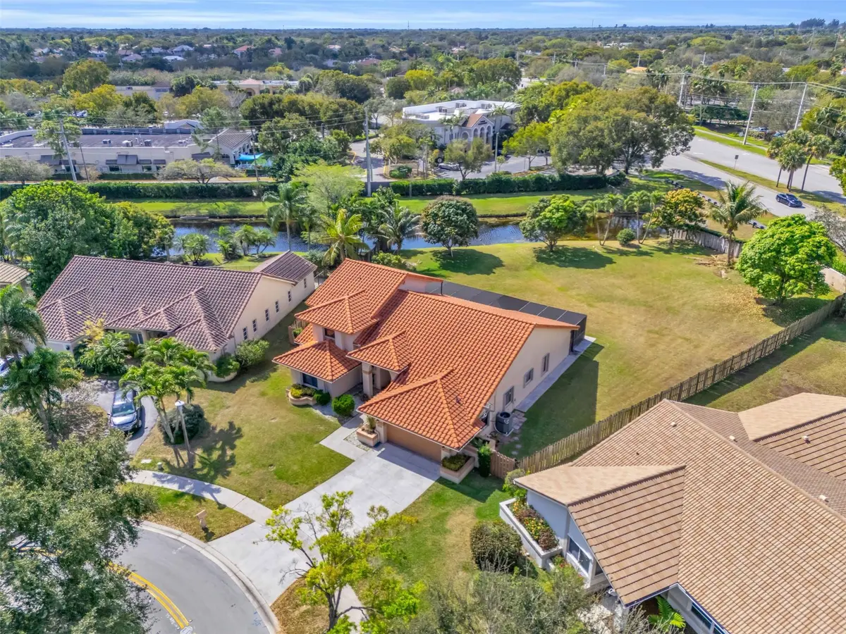 Photo 5 at 10170 NW 10th Street, Plantation