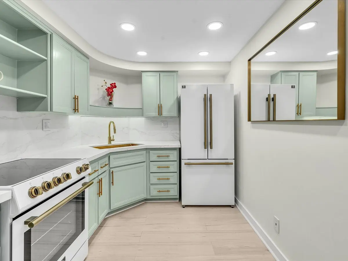 Super cute kitchen at 3300 NE 36th Street 220, Fort Lauderdale