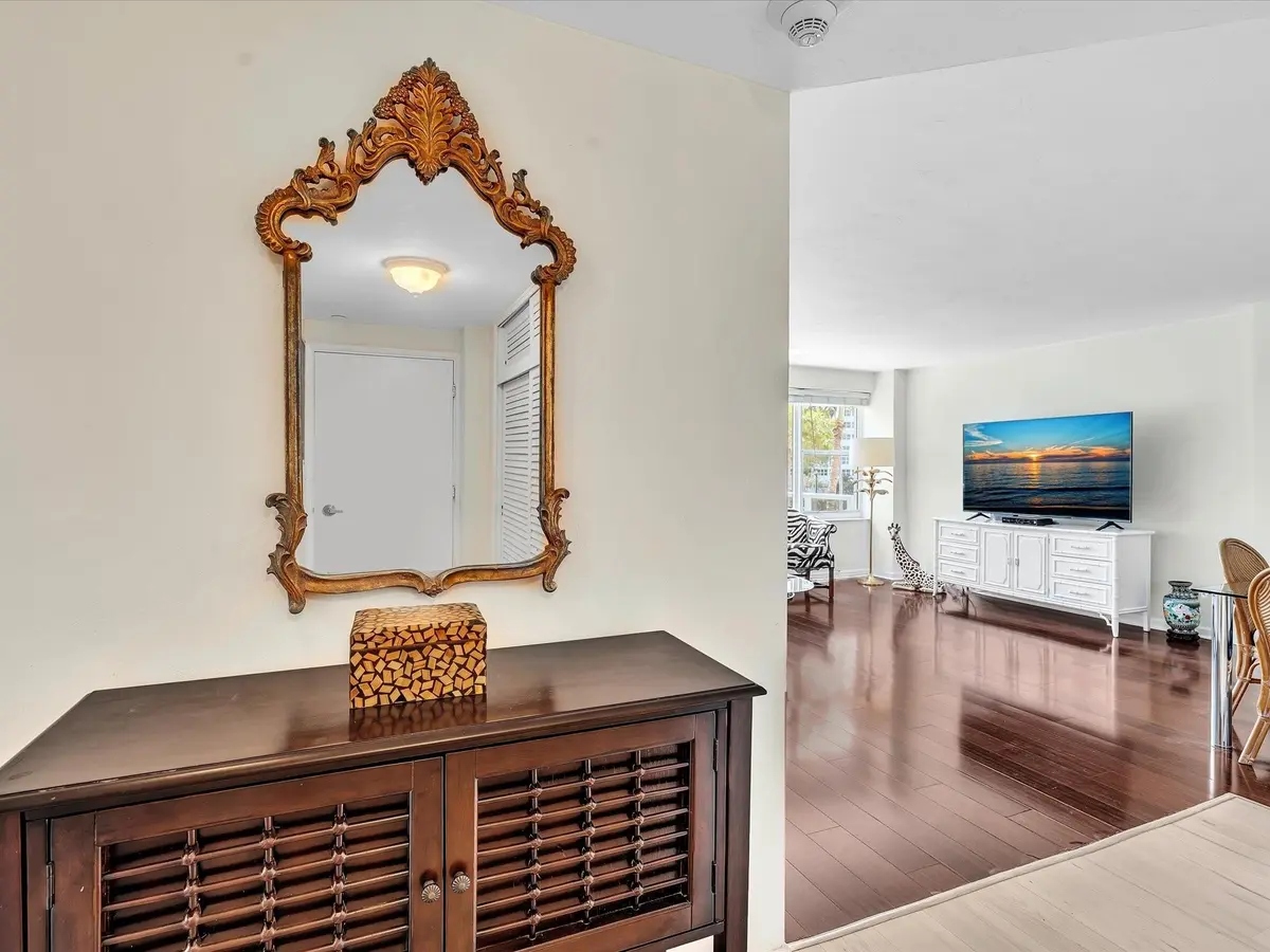 Formal entryway at 3300 NE 36th Street 220, Fort Lauderdale