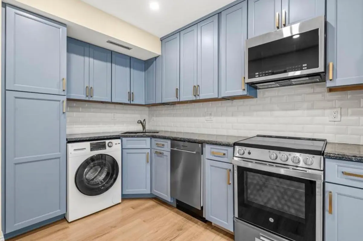Photo 8 at 2400 Presidential Way Ph2, West Palm Beach