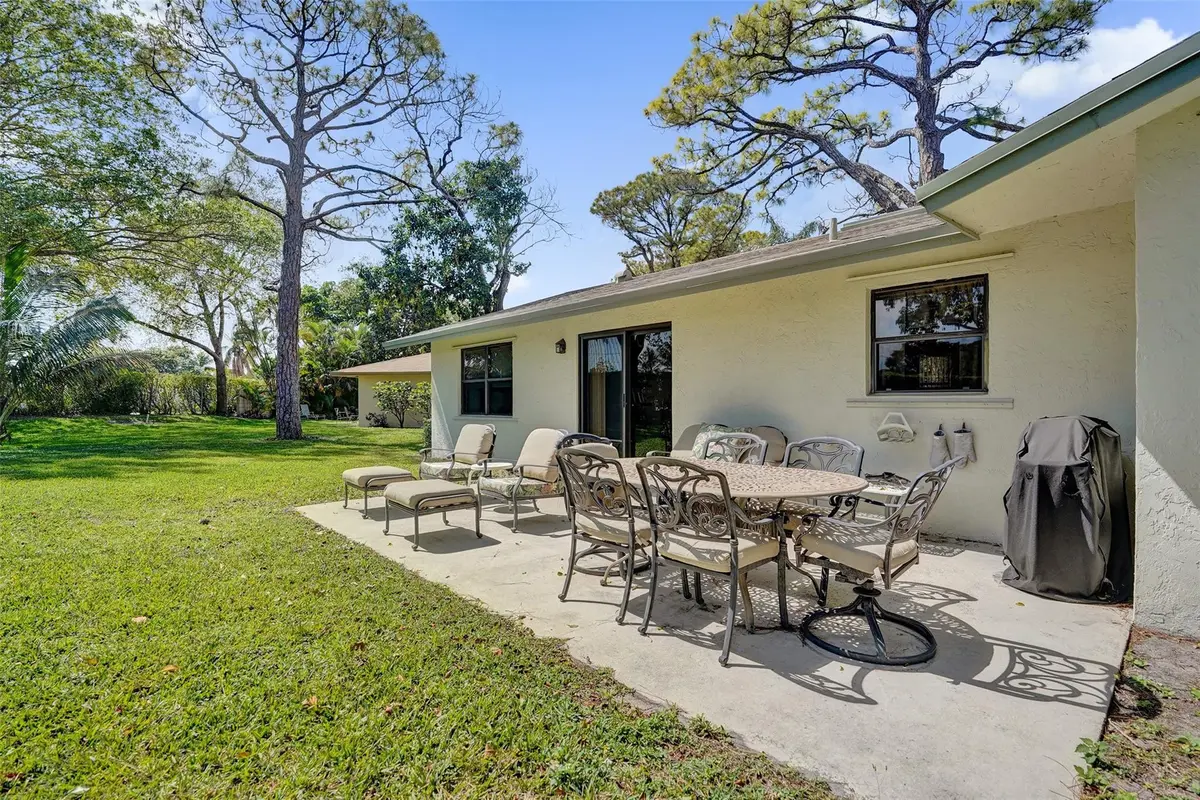 Photo 4 at 715 NW 23rd Lane, Delray Beach
