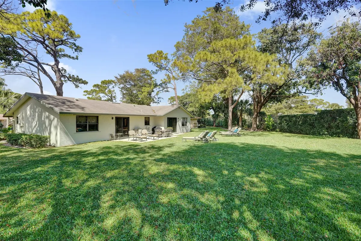 Photo 7 at 715 NW 23rd Lane, Delray Beach