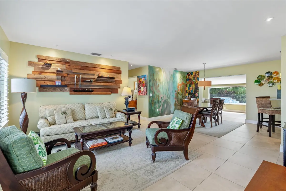 Living & Family at 500 NE 28th Drive, Wilton Manors