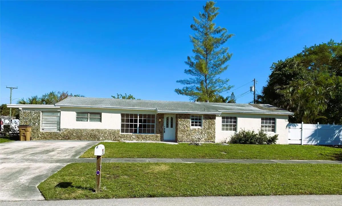 Photo 1 at 320 NW 4th Avenue 1, Deerfield Beach