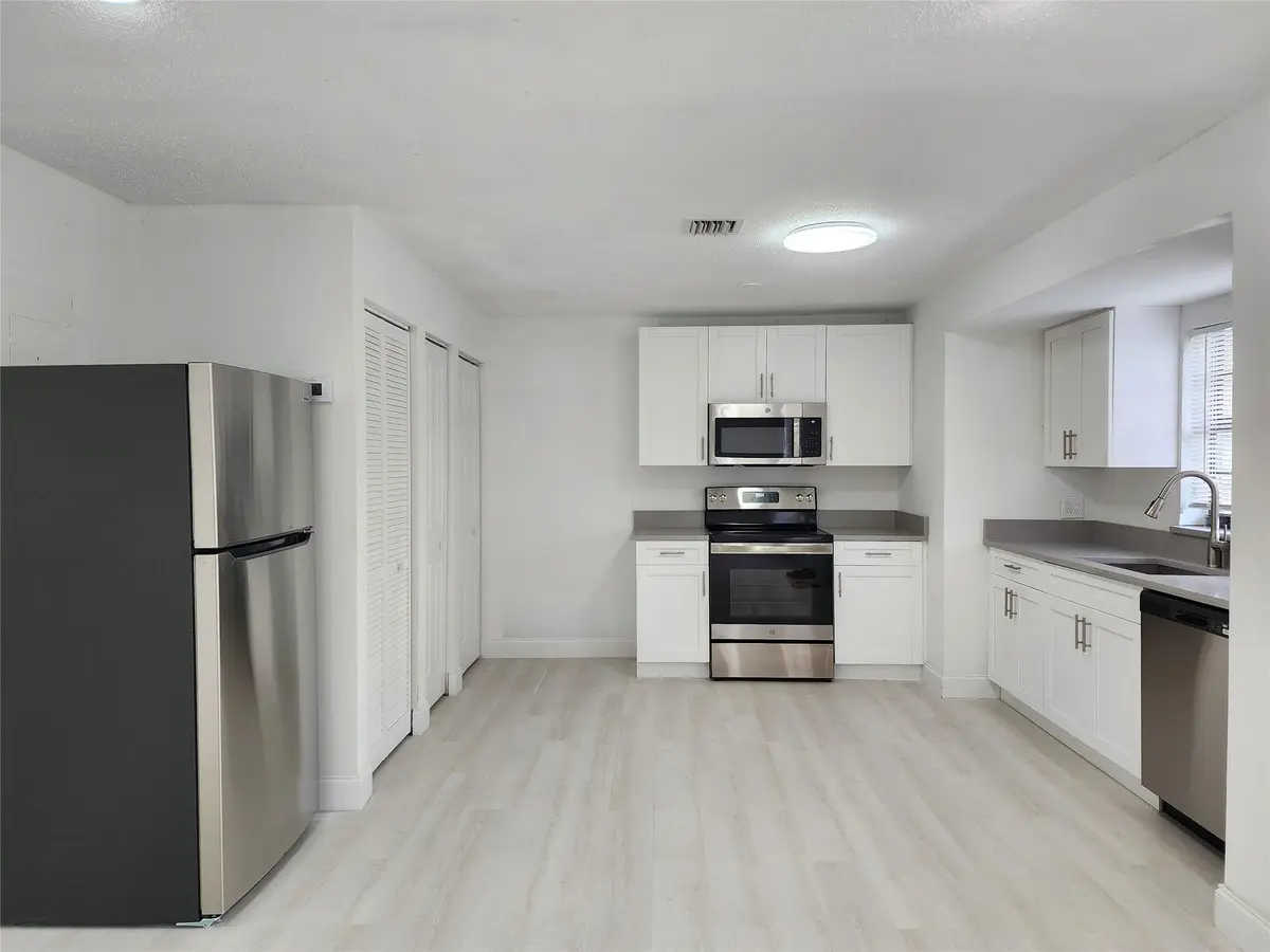 Photo 8 at 320 NW 4th Avenue 1, Deerfield Beach
