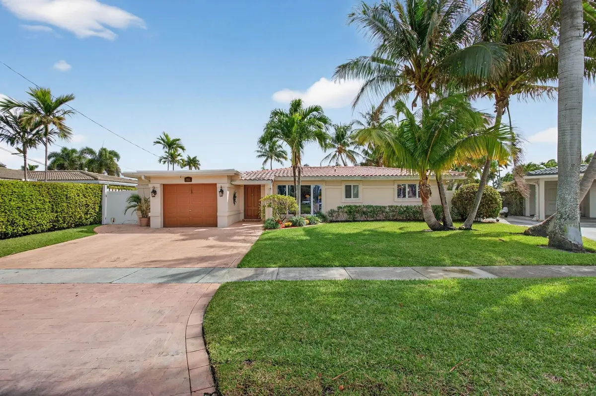 Photo 1 at 900 SE 3rd Terrace, Pompano Beach