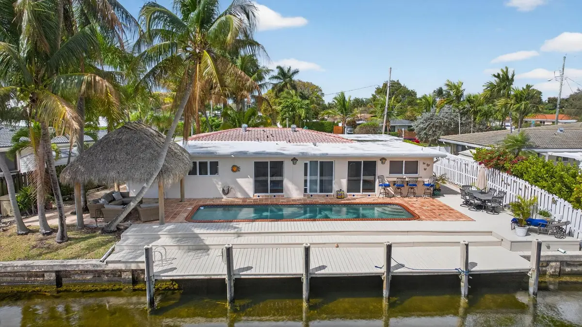 Photo 2 at 900 SE 3rd Terrace, Pompano Beach
