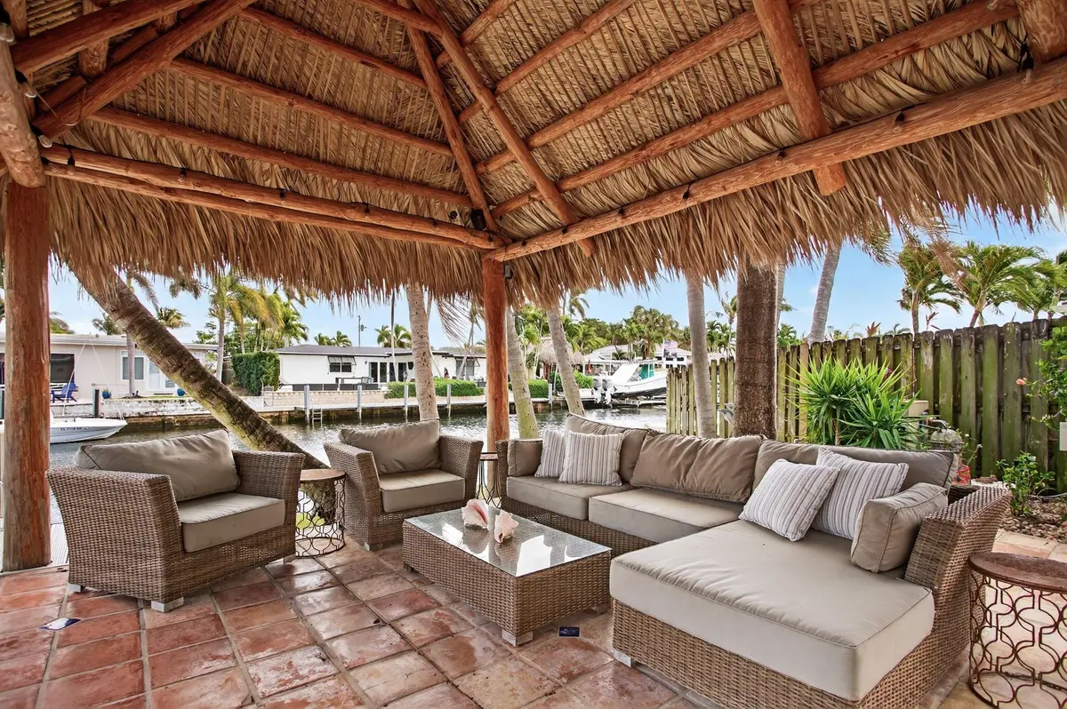 Photo 11 at 900 SE 3rd Terrace, Pompano Beach