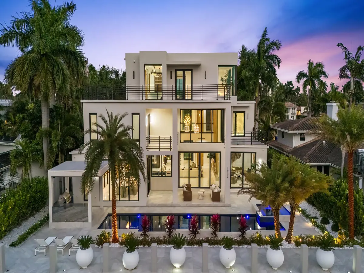 Photo 5 at 111 Fiesta Way, Fort Lauderdale