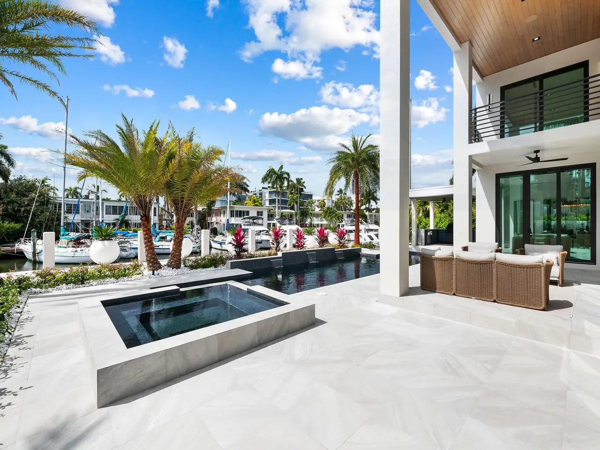 Photo 8 at 111 Fiesta Way, Fort Lauderdale