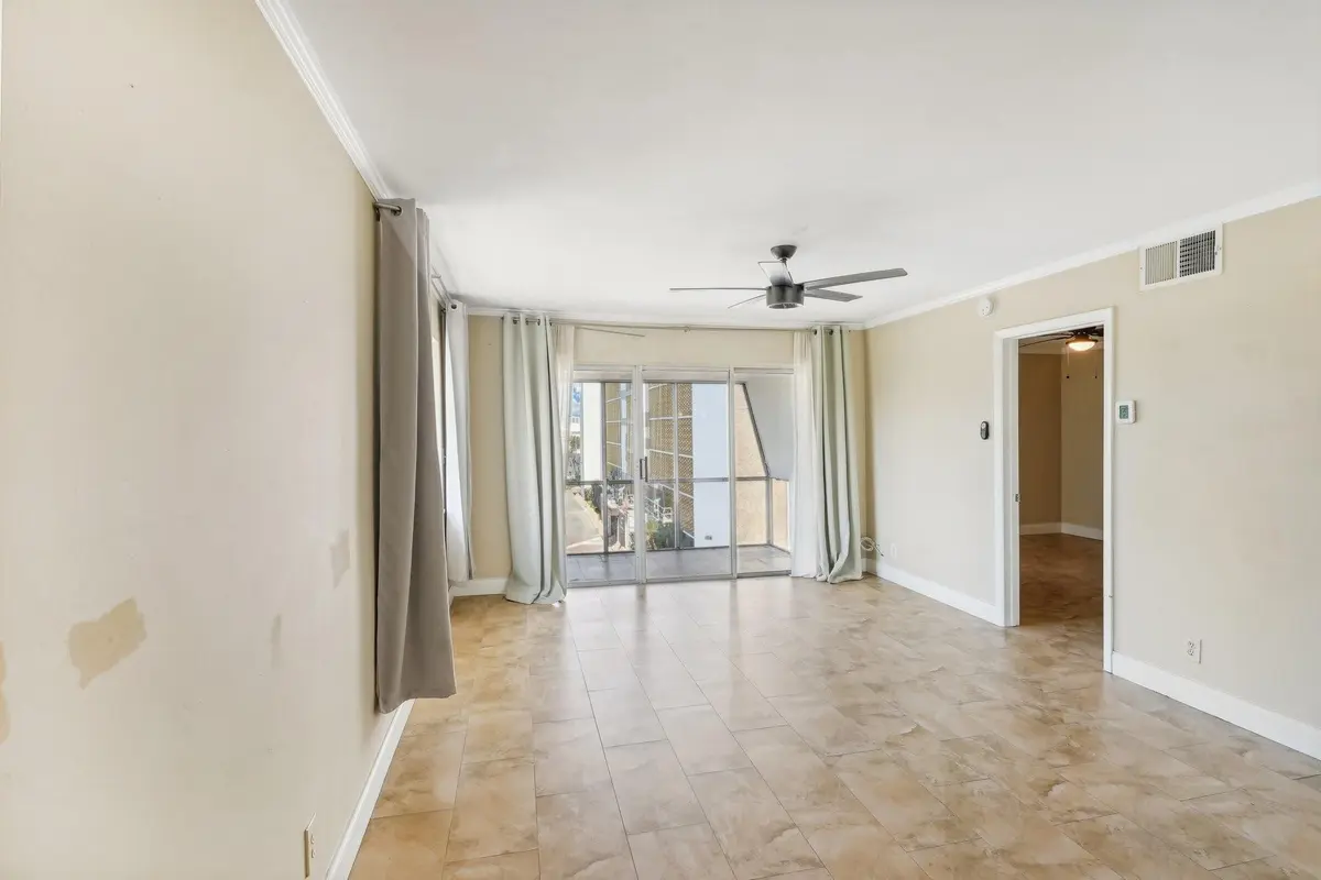 Photo 4 at 3040 NE 16th Avenue 402, Oakland Park