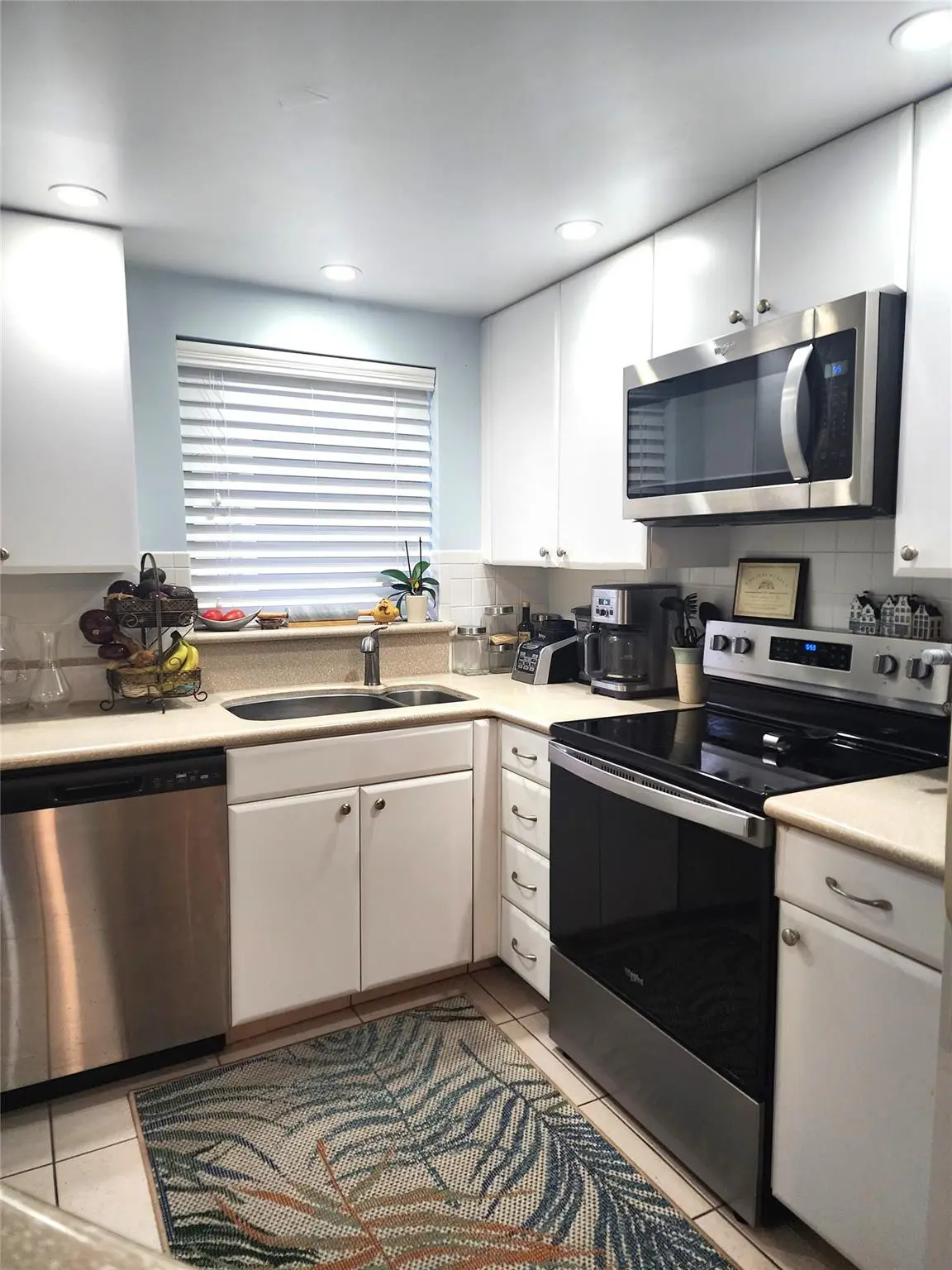 Photo 5 at 804 SE 7th Street 101, Deerfield Beach
