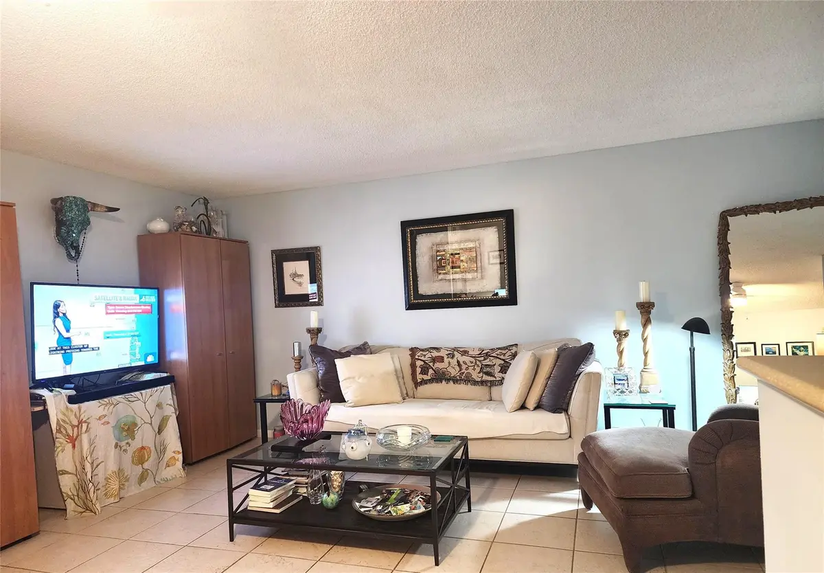 Photo 8 at 804 SE 7th Street 101, Deerfield Beach