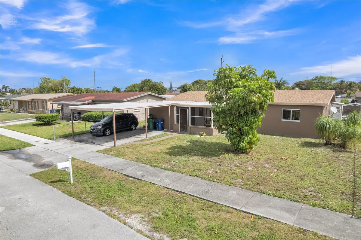 Photo 3 at 1750 NW 35th Terrace, Lauderhill