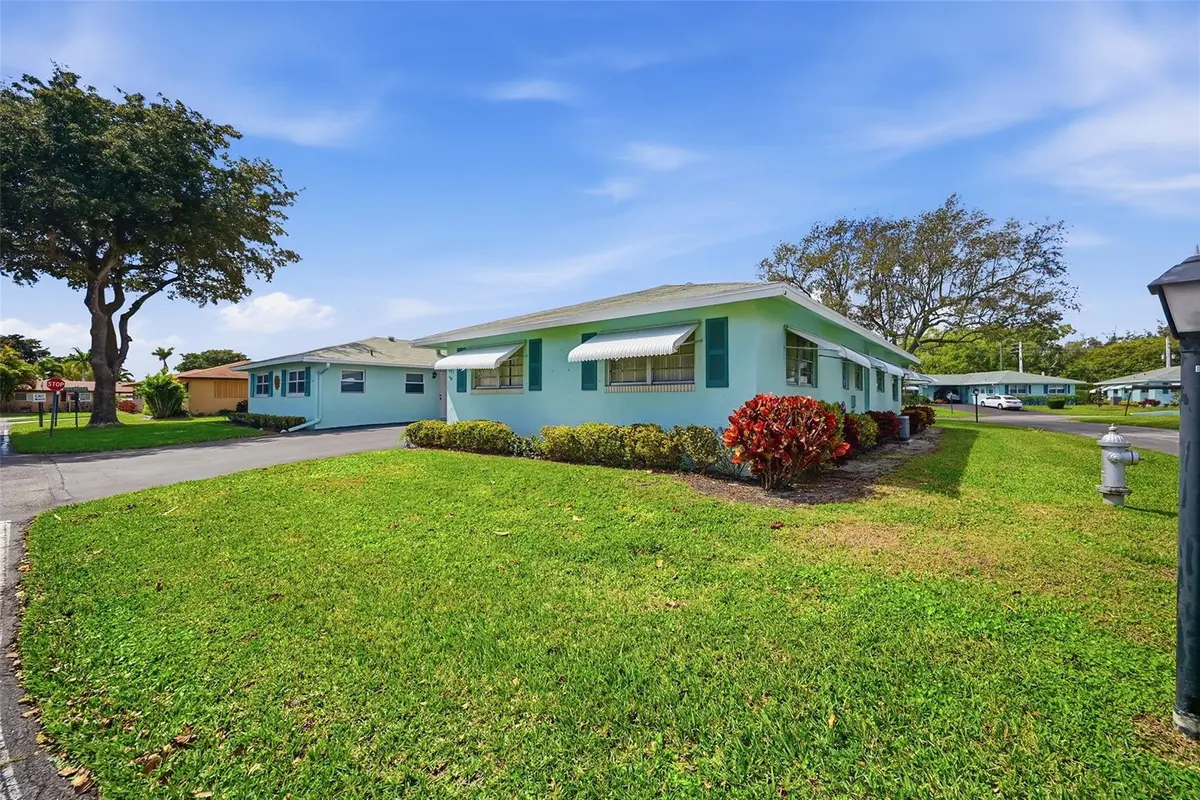 Photo 3 at 602 Hummingbird Lane 602, Delray Beach