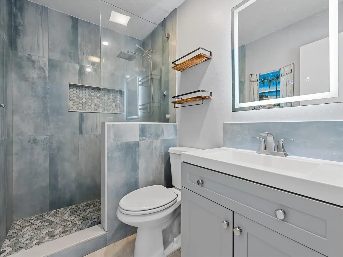 Master Bathroom at 5 Vista Palm Lane 207, Vero Beach