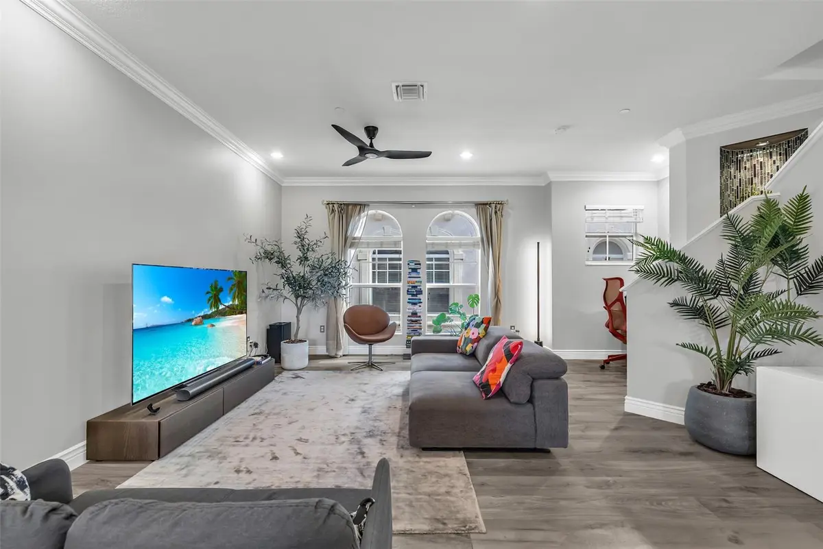 Photo 8 at 1033 NE 17th Way 1905, Fort Lauderdale