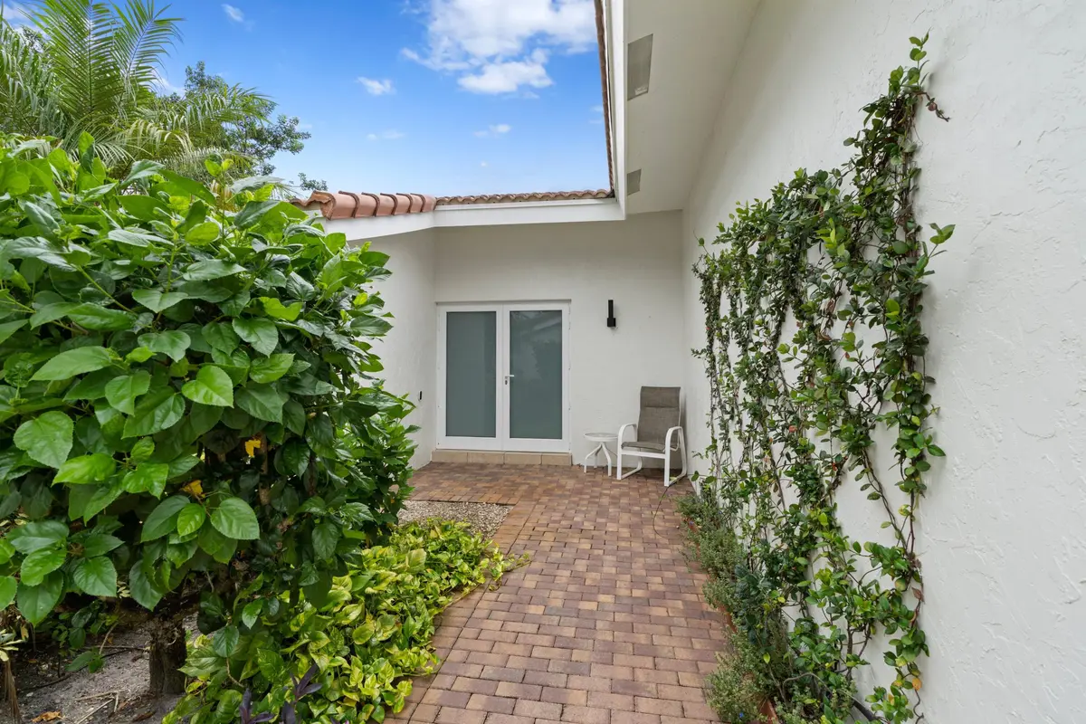 DSC08374 at 925 Foxpointe Circle, Delray Beach