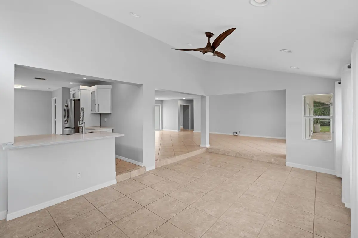 DSC08411 at 925 Foxpointe Circle, Delray Beach