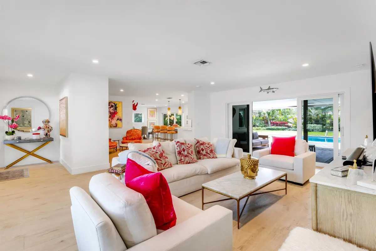 LIVING_ANGLE_EB at 2720 Cardinal Circle, Gulf Stream