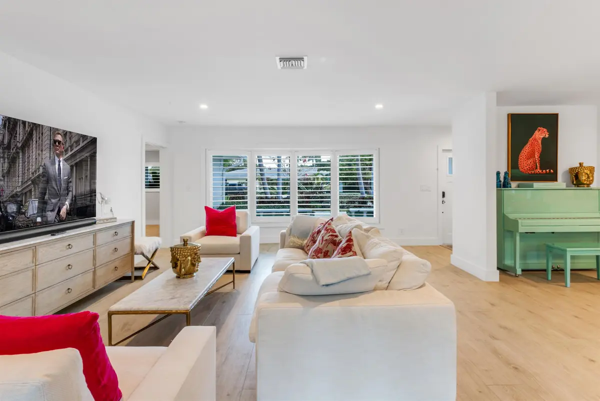 LIVING_LOOKING_OUT_EB at 2720 Cardinal Circle, Gulf Stream