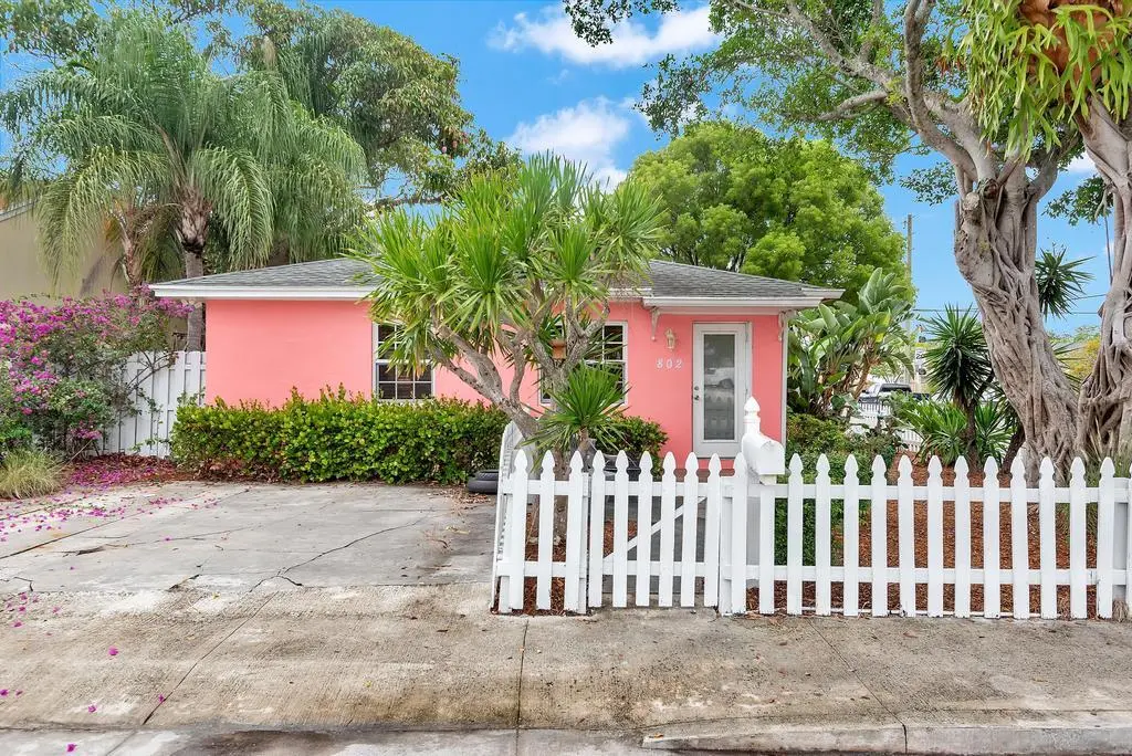 802 - 001 at 802 N J Street, Lake Worth Beach