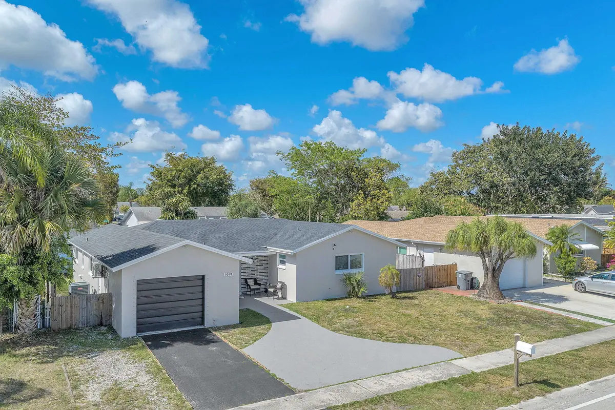 driveway at 9591 Park Row, Boca Raton