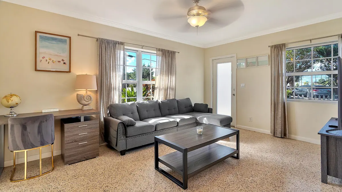 718 - 015 at 802 N J Street, Lake Worth Beach
