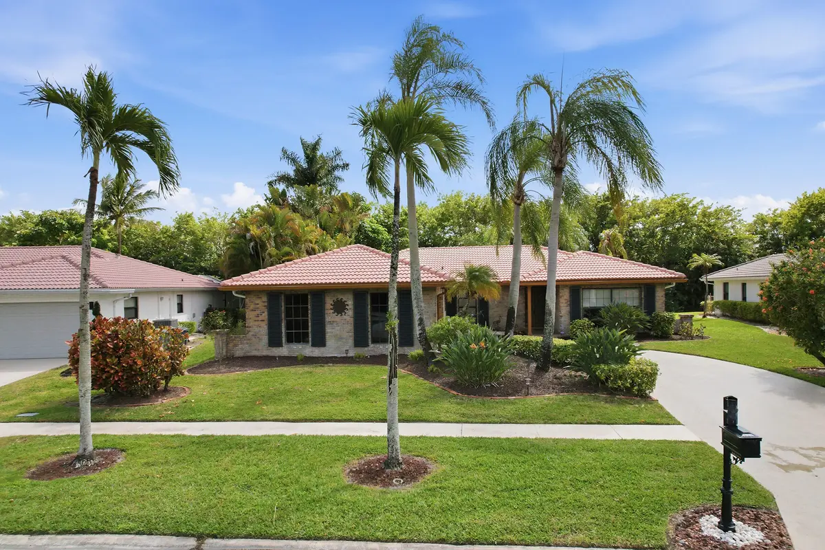 Front of house at 10152 Harbourtown Court, Boca Raton