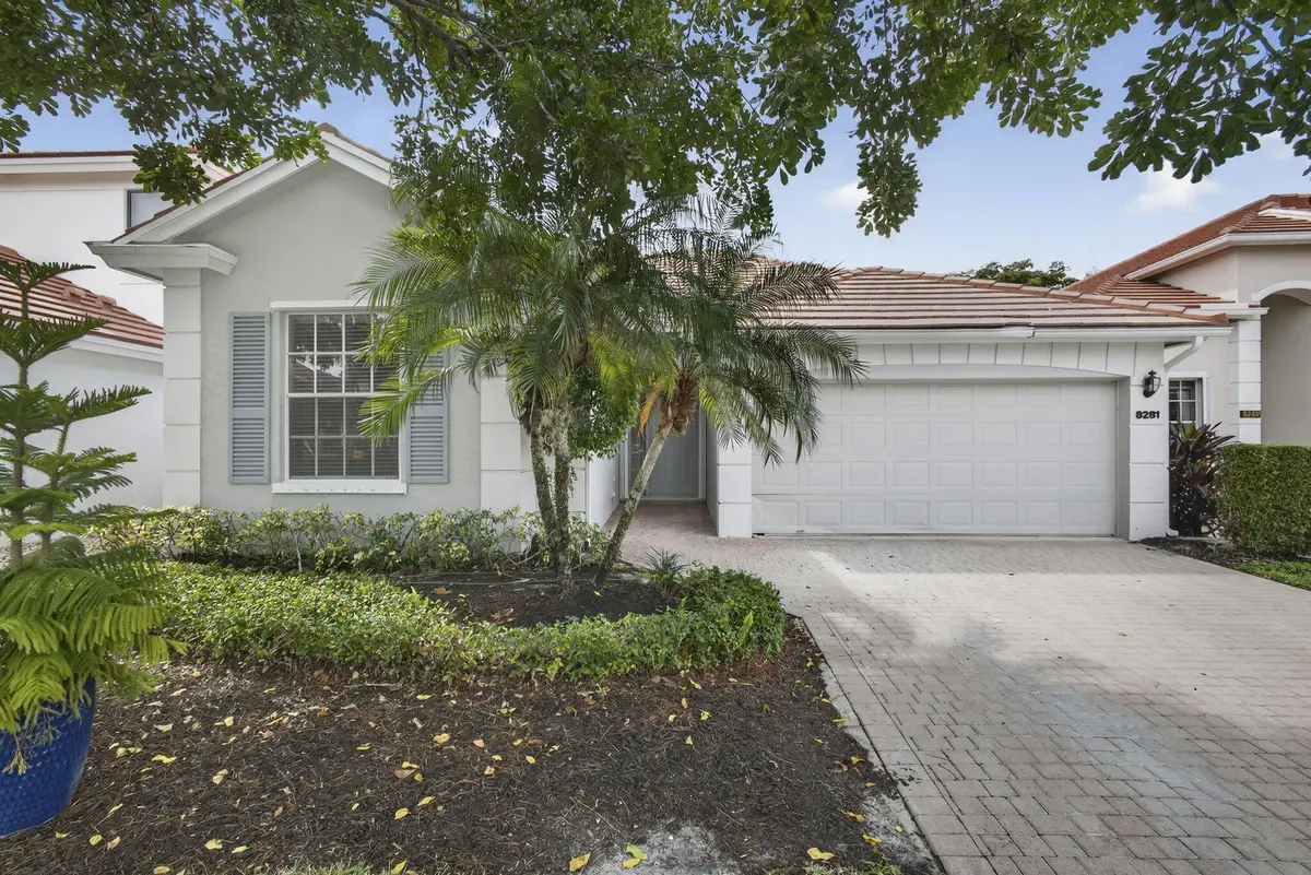 Front at 8281 Heritage Club Dr Drive, West Palm Beach