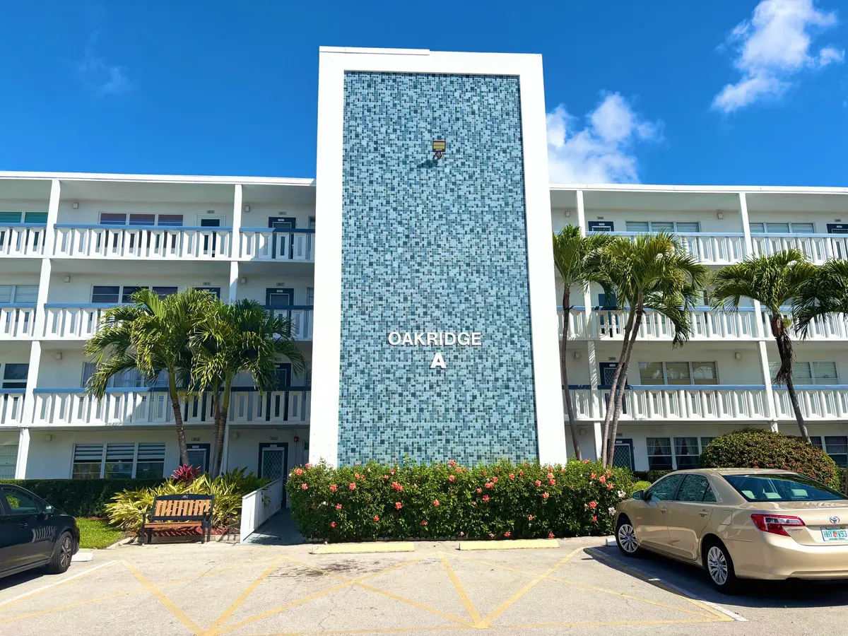 4015 Oakridge A 4015, Deerfield Beach, FL – photo 2