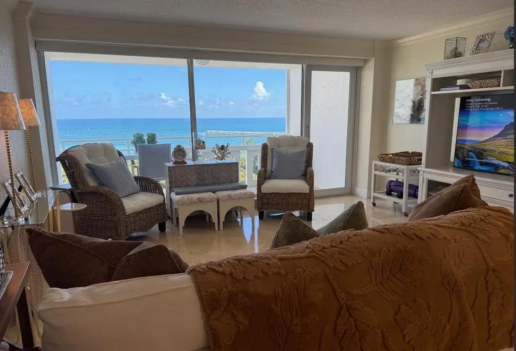 Living room at 2000 S Ocean Drive 804, Fort Lauderdale