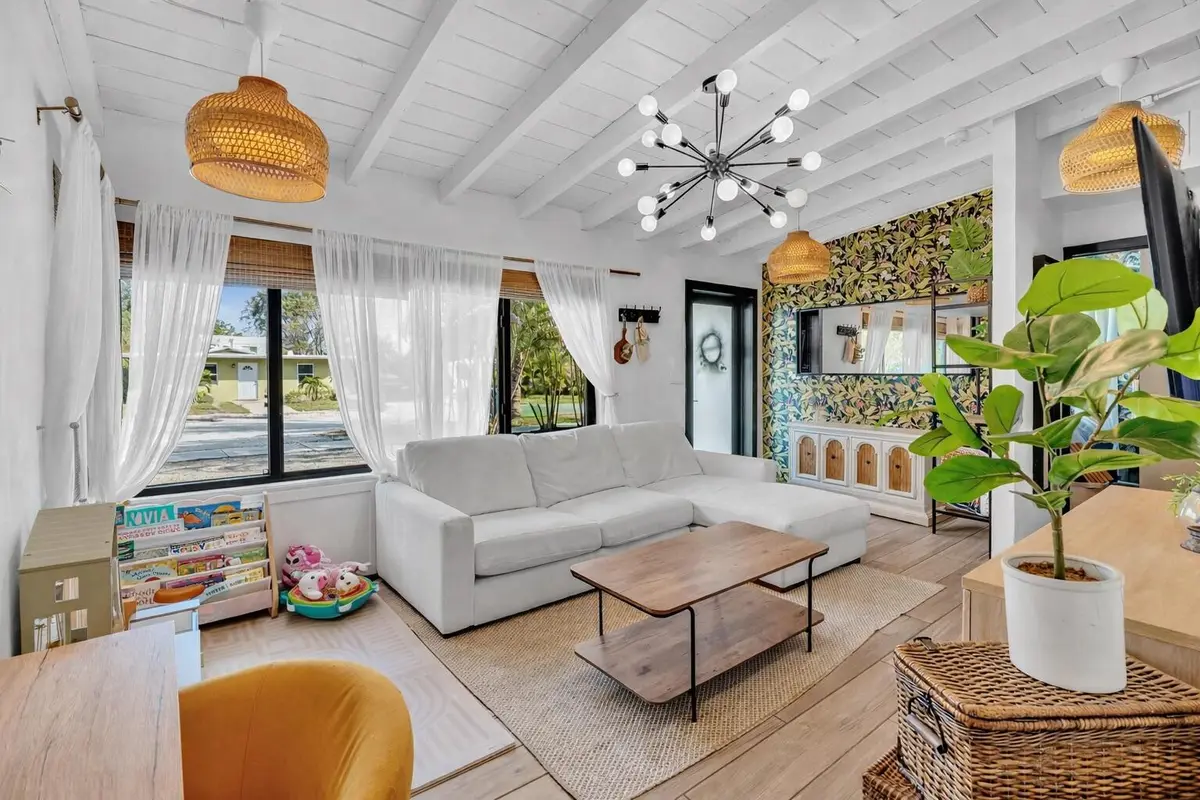 File MLS00003 at 316 SW 21 Street, Fort Lauderdale