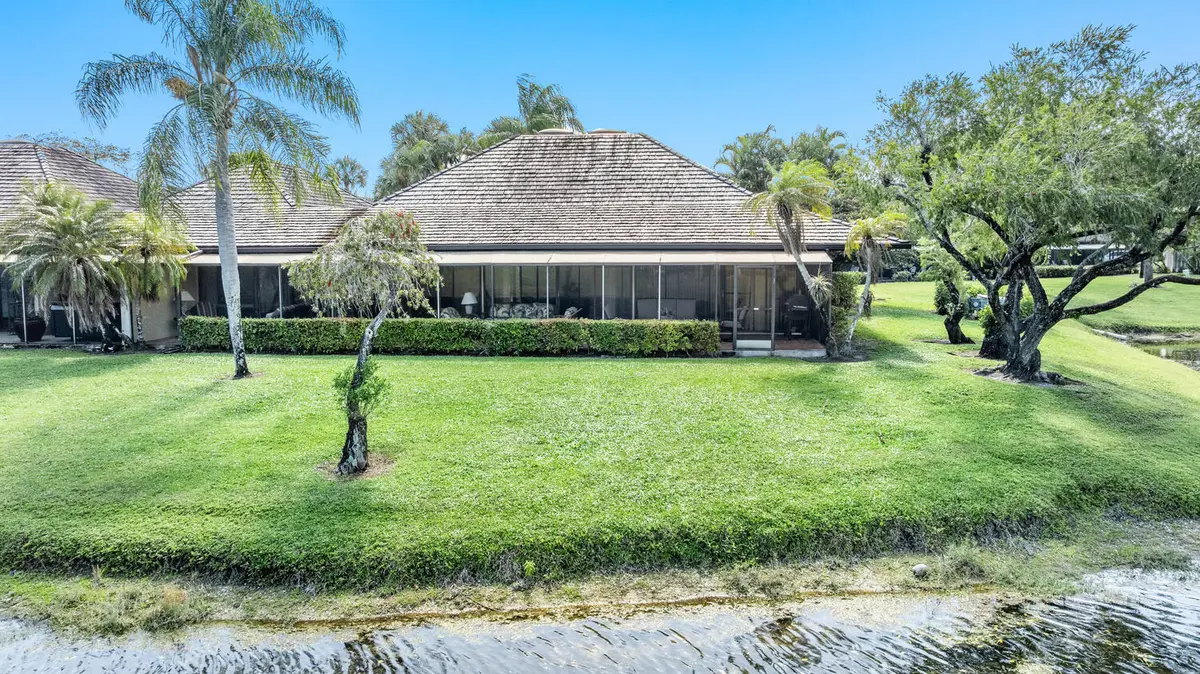 11868 Pebblewood Dr at 11868 Pebblewood Drive, Wellington