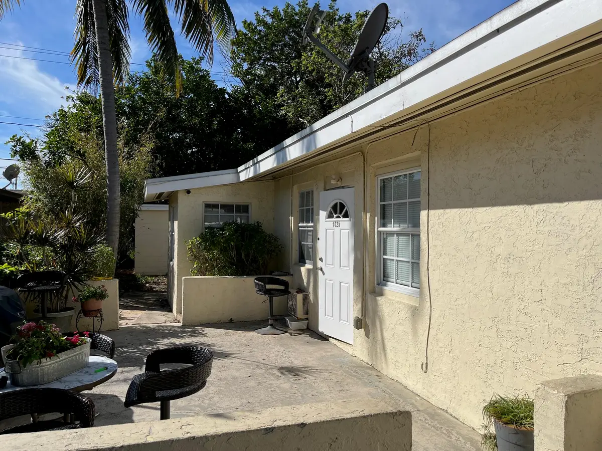 3-1025_side_view at 1025 N H Street, Lake Worth Beach