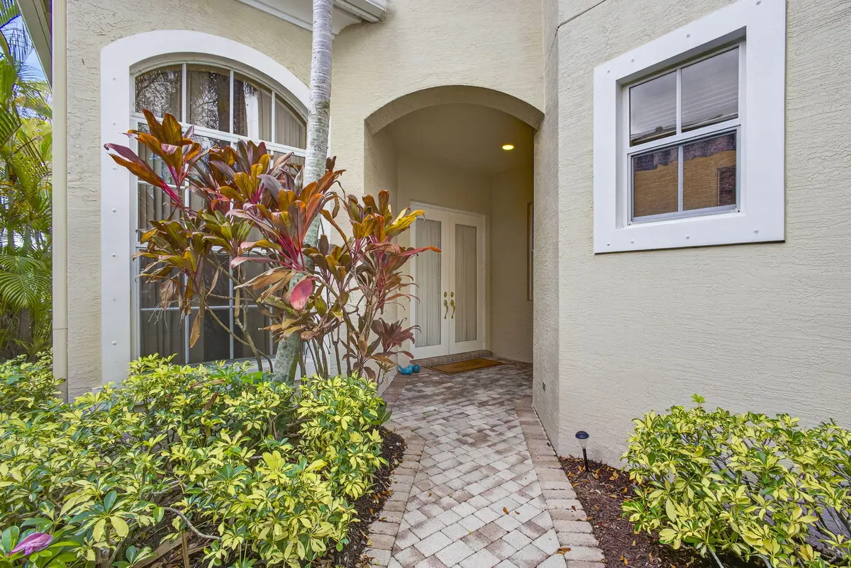 Walkway at 207 Andalusia Drive, Palm Beach Gardens