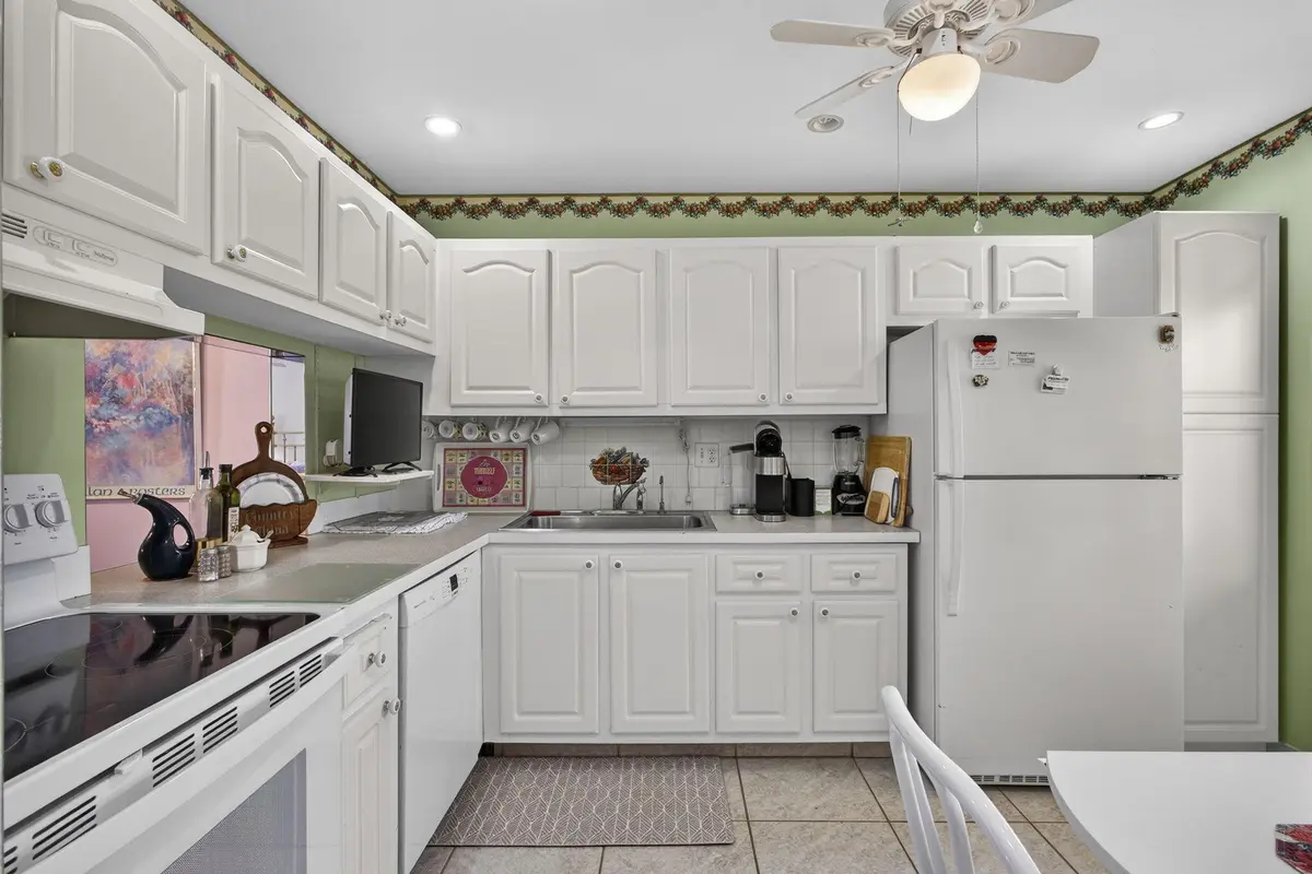 Kitchen at 441 Lake Helen Drive, West Palm Beach